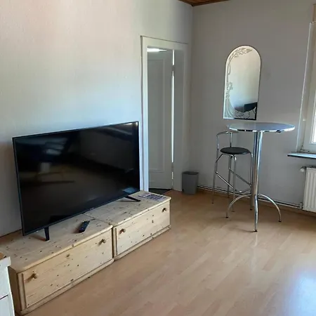 Schoene Zentrale Monteurwohnung , Zimmer,haus,